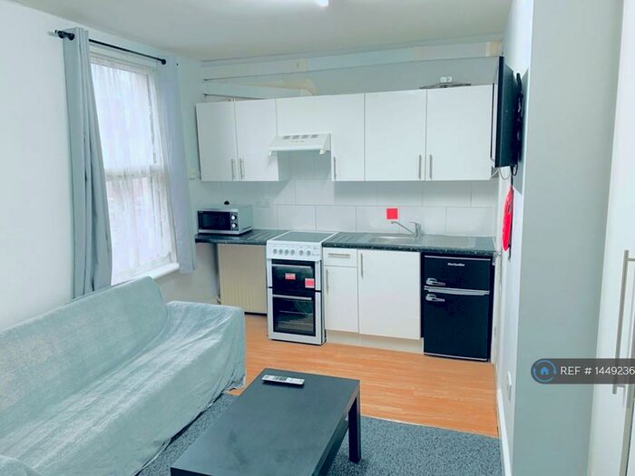 Studio To Rent In Waylen Street, Reading, RG1