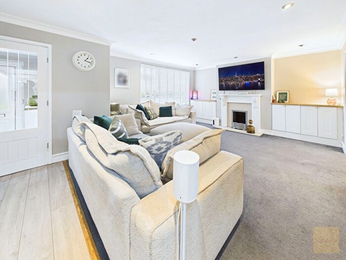 3 Bedroom Semi-Detached House For Sale In Casterton Road, Stamford, PE9