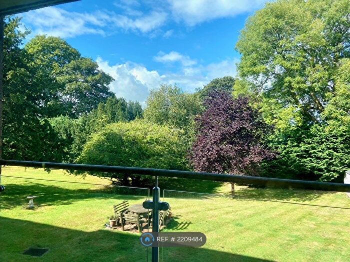 2 Bedroom Flat To Rent In Oaklands, South Croydon, CR2