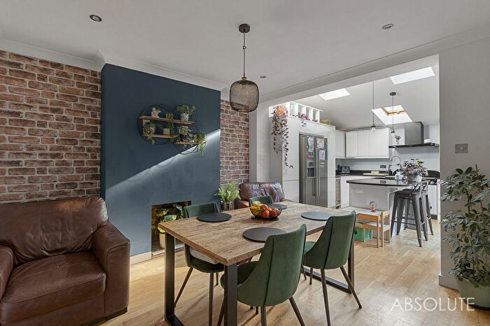 3 Bedroom Semi-Detached House For Sale In Hawkins Avenue, Torquay, TQ2