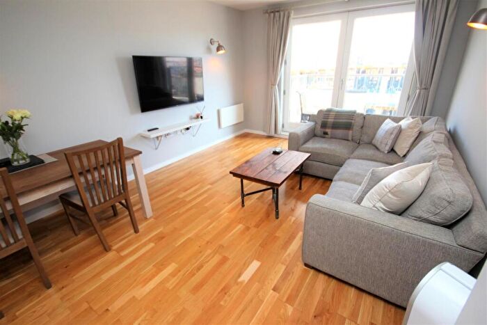 1 Bedroom Apartment To Rent In Skyline Central, Goulden Street Manchester, M4