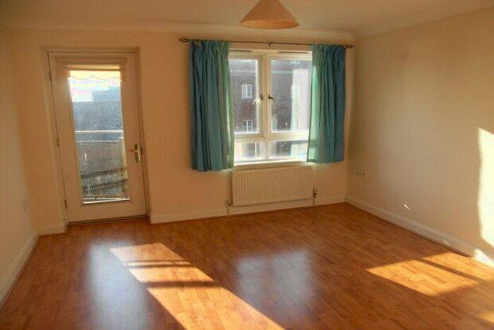 3 Bedroom Property To Rent In Augusta Court, Exeter, EX1