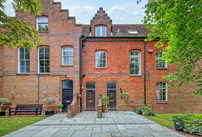 2 Bedroom Apartment For Sale In Abbey Fields, East Hanningfield, CM3