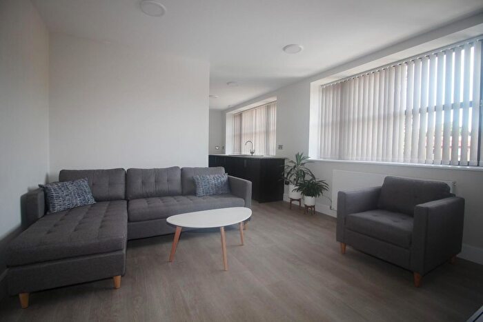 2 Bedroom Flat To Rent In Park Square, Pudsey, LS28