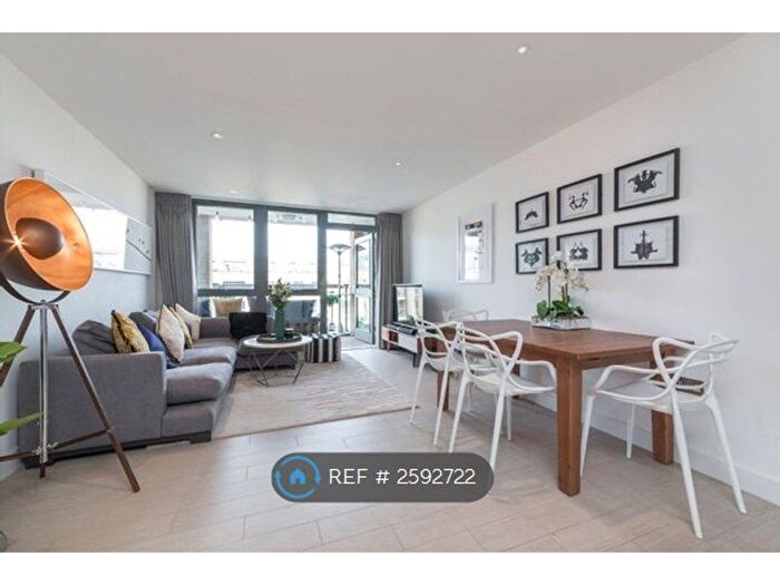 2 Bedroom Flat To Rent In Canalside Square, London, N1