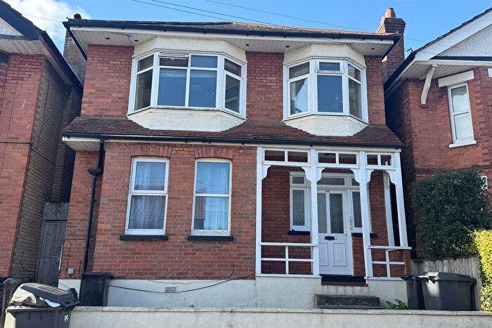 2 Bedroom Flat To Rent In Green Road, Winton, Bournemouth, BH9