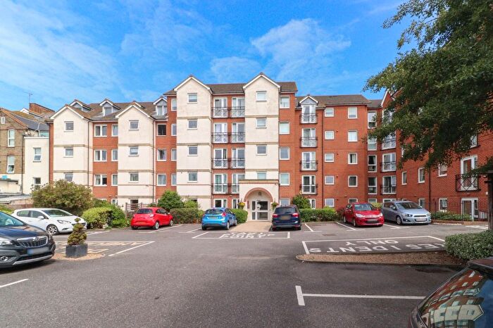 1 Bedroom Property For Sale In Harold Road, Margate, Kent, CT9
