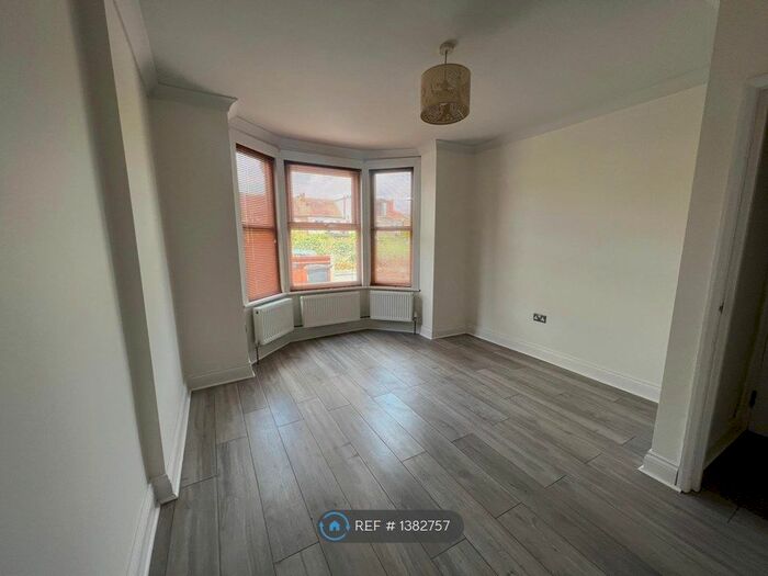 1 Bedroom Flat To Rent In Grove Road, Mitcham, CR4