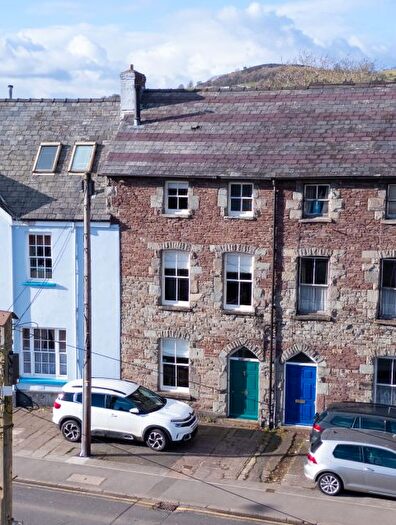4 Bedroom Town House For Sale In Bridge Street, Brecon, LD3