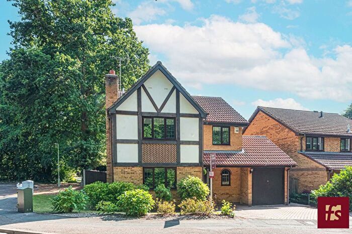 5 Bedroom Detached House For Sale In The Brackens, Crowthorne, RG45
