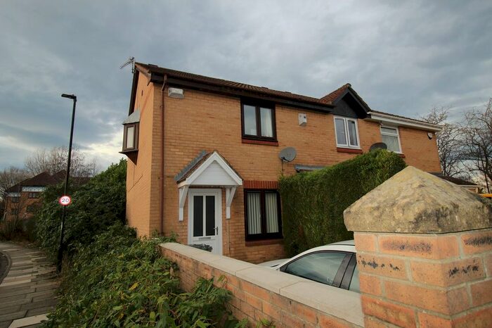 2 Bedroom Terraced House To Rent In Whitlees Court, Newcastle Upon Tyne NE3