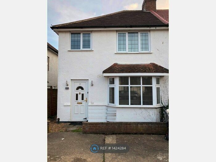 3 Bedroom Semi-Detached House To Rent In Slough, Slough, SL3