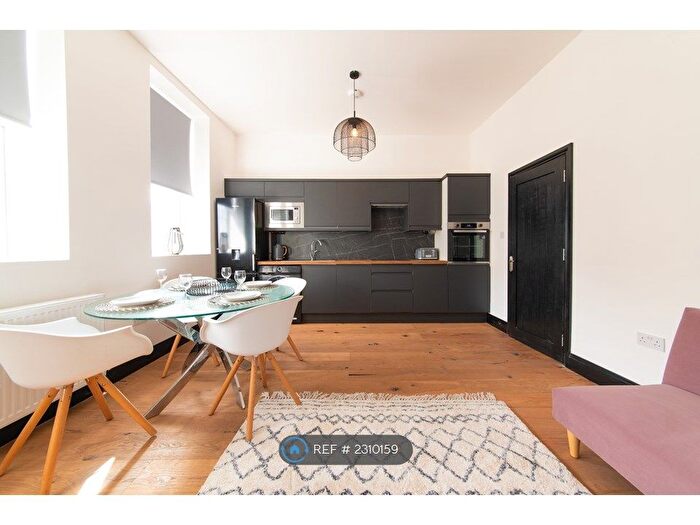 2 Bedroom Flat To Rent In Ashbourne Mansions, London, NW11