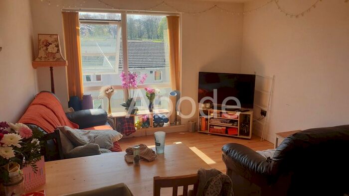 3 Bedroom Flat To Rent In Holborn Central, Leeds, West Yorkshire, LS6