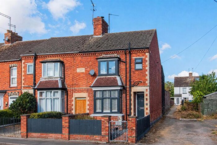 3 Bedroom End Of Terrace House For Sale In Northampton Road, Broughton, NN14