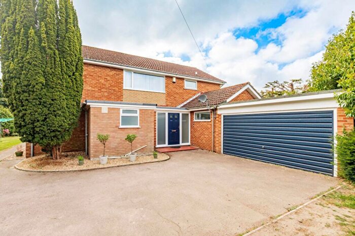 5 Bedroom Detached House For Sale In West Avenue, Ormesby, NR29