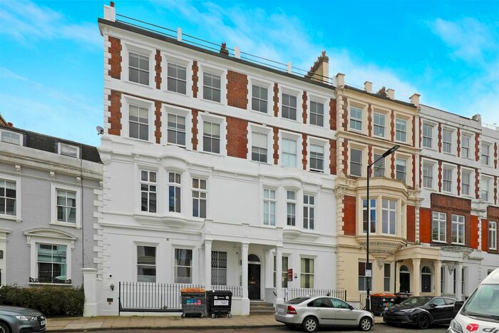 2 Bedroom Flat To Rent In King Edward's Road, London, E9
