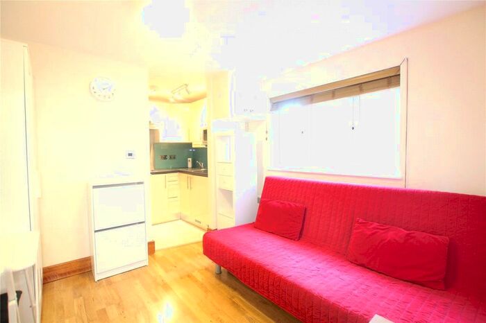 Studio To Rent In Chatsworth Road, Hackney, London E5