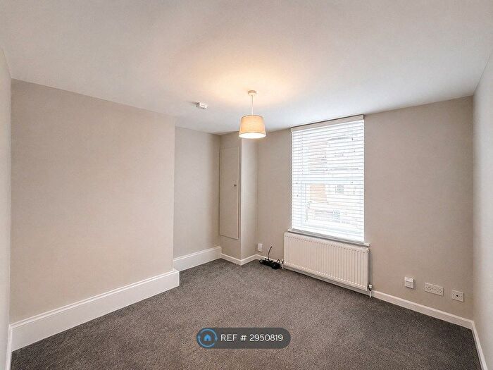 2 Bedroom Maisonette To Rent In Christchurch Road, Bournemouth, BH7