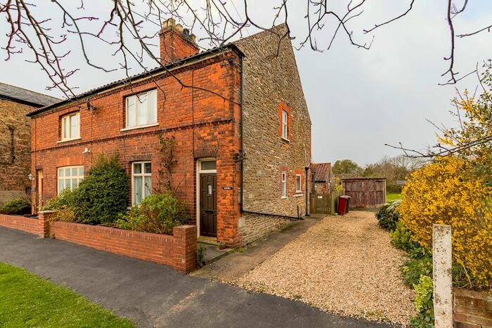 2 Bedroom Semi-Detached House For Sale In Front Street, Alkborough, Scunthorpe, DN15