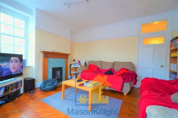 3 Bedroom Flat To Rent In / Academic Year Double Bedroom Mansion Flat On Hagley Road, Edgbaston Academic Year Ultrafast M Broadband, B16