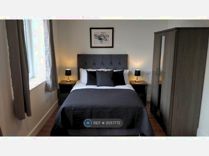 1 Bedroom Flat To Rent In Chapel St, Stafford, ST16