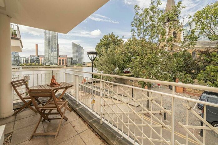 2 Bedroom Flat To Rent In Battersea Church Road, Battersea, SW11