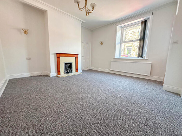 2 Bedroom Terraced House To Rent In Wood Street, Leeds, LS18