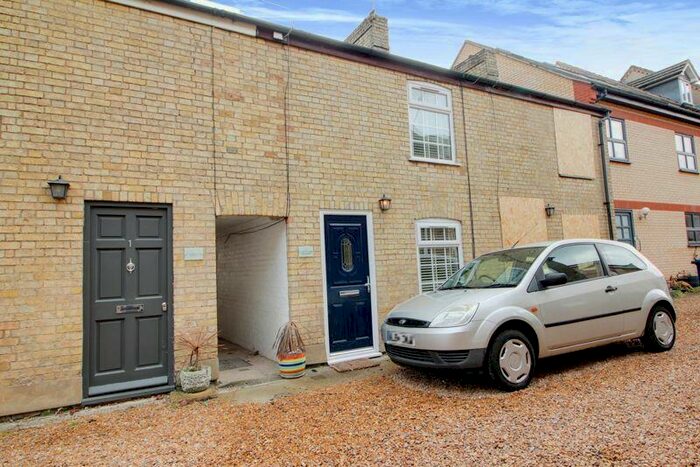 2 Bedroom Cottage To Rent In West Street, St. Neots Town, PE19