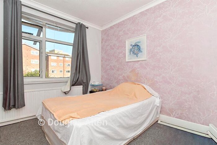 4 Bedroom Terraced House For Sale In Lyndhurst Gardens, Newbury Park, Ilford, Essex, IG2