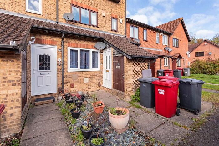 1 Bedroom Maisonette For Sale In Haig Drive, Slough, SL1