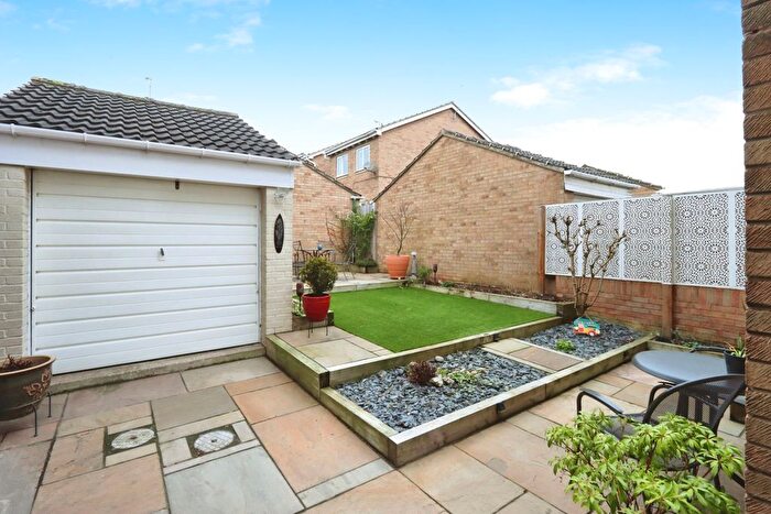 3 Bedroom Detached House For Sale In Willingham Gardens, Sothall, Sheffield, South Yorkshire, S20
