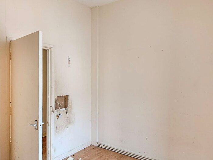 6 Bedroom End Of Terrace House For Sale In High Street, Chard, Somerset, TA20