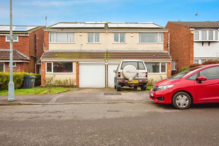 4 Bedroom Semi Detached House For Sale In Wellman Croft, Birmingham, B29