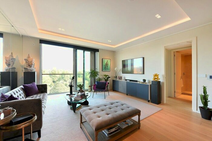 3 Bedroom Flat To Rent In Lillie Square, Fulham, SW6