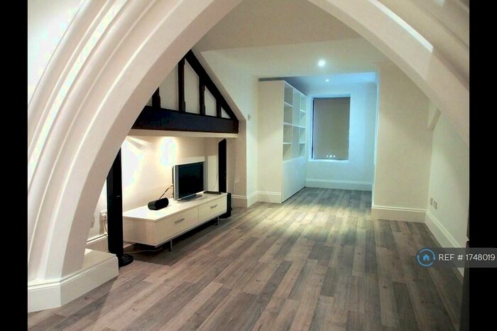 1 Bedroom Flat To Rent In St. James Court, London, E2