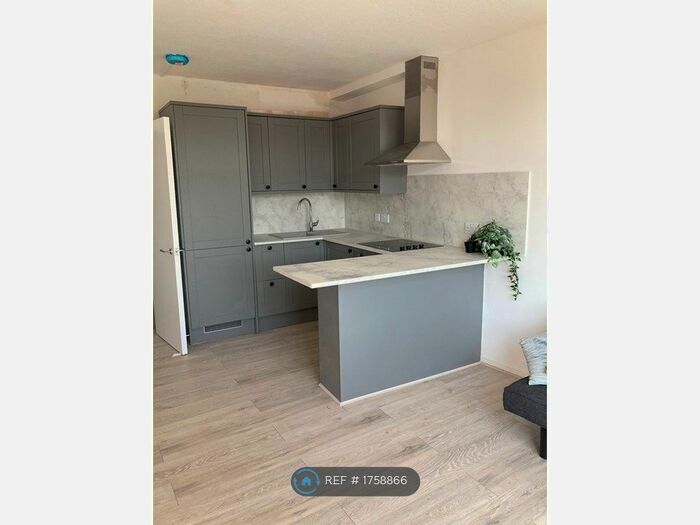 1 Bedroom Flat To Rent In Upper Richmond Road, London, SW15