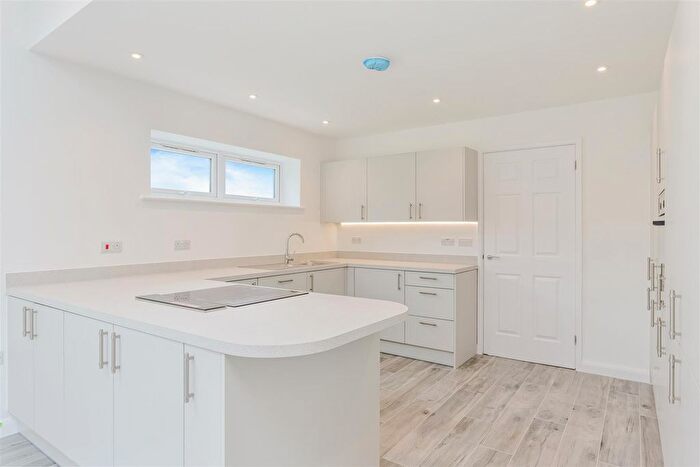 2 Bedroom Property To Rent In Portland Drive, Merstham, RH1