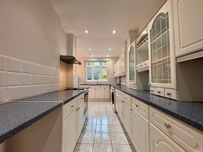 3 Bedroom Property To Rent In Derrick Road, Beckenham, BR3