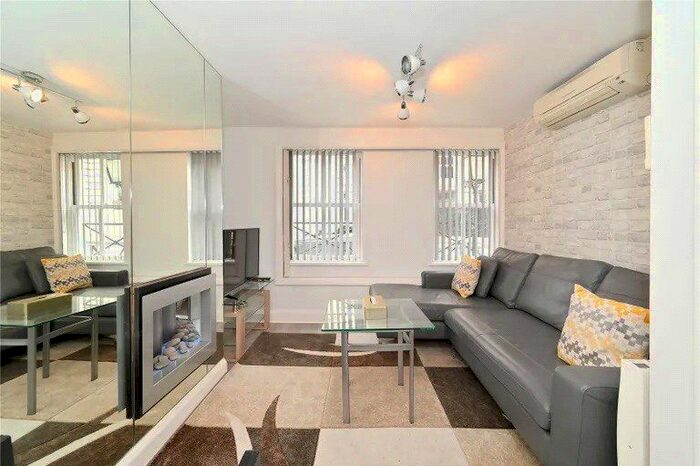1 Bedroom Flat To Rent In Trebeck Street, Mayfair, London, W1J