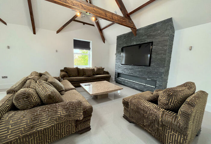 3 Bedroom Flat To Rent In Manor Road, Carlton House, Tynemouth, NE30