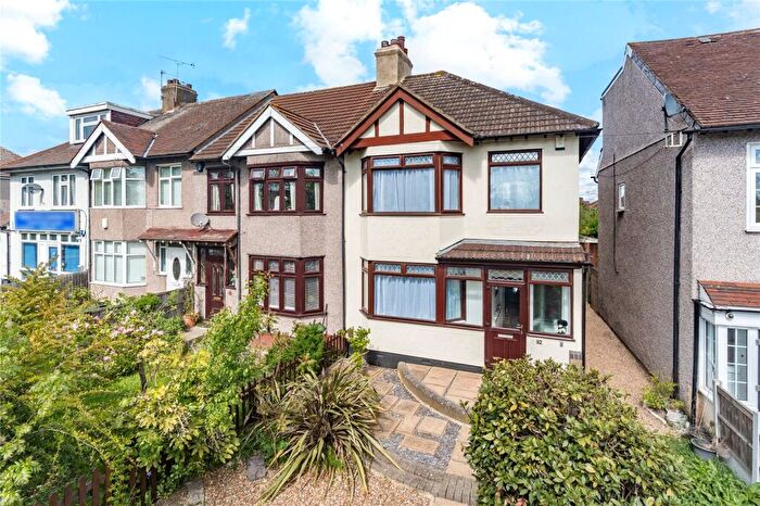 3 Bedroom End Of Terrace House For Sale In Hornchurch Road, Hornchurch, RM11