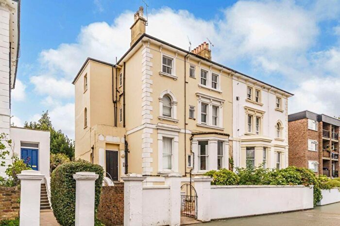 1 Bedroom Flat To Rent In Uxbridge Road, Kingston Upon Thames, KT1