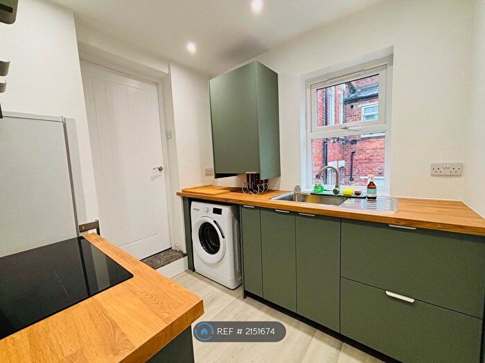 2 Bedroom Flat To Rent In Bayfield Gardens, Gateshead, NE8