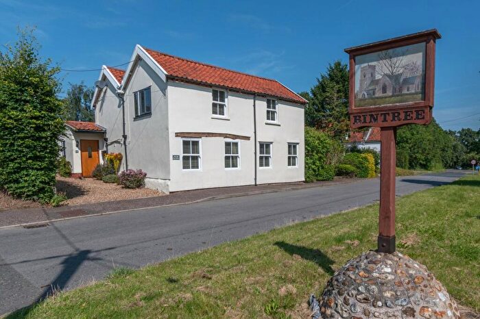 4 Bedroom Detached House For Sale In The Street, Bintree, NR20