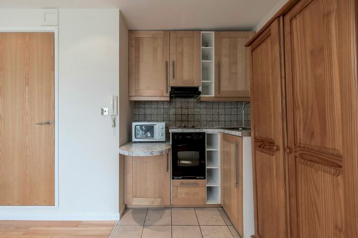 Flat To Rent In Broadhurst Gardens, NW6