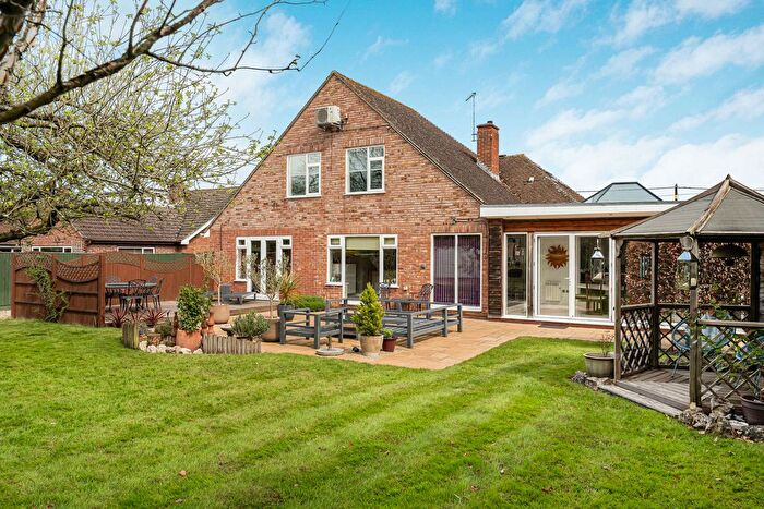 4 Bedroom Detached House For Sale In Stocks Lane, Steventon, OX13