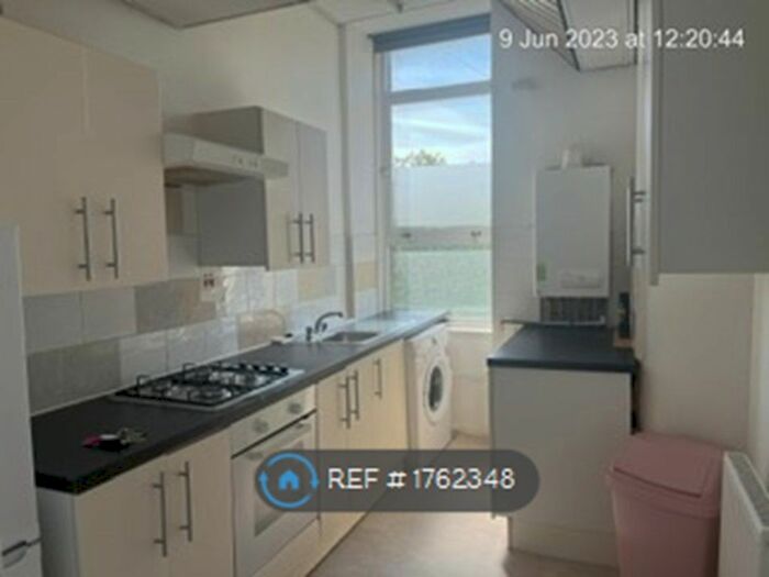 2 Bedroom Flat To Rent In Summertown Road, Glasgow, G51