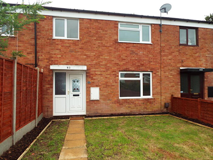 3 Bedroom House To Rent In Spencer Walk, Bromsgrove, B61