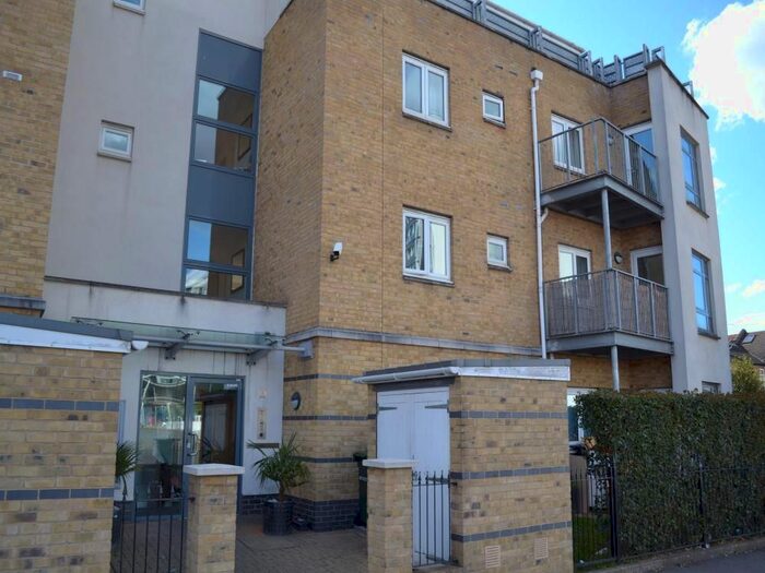 1 Bedroom Flat To Rent In Alexandra Road, Hounslow, TW3